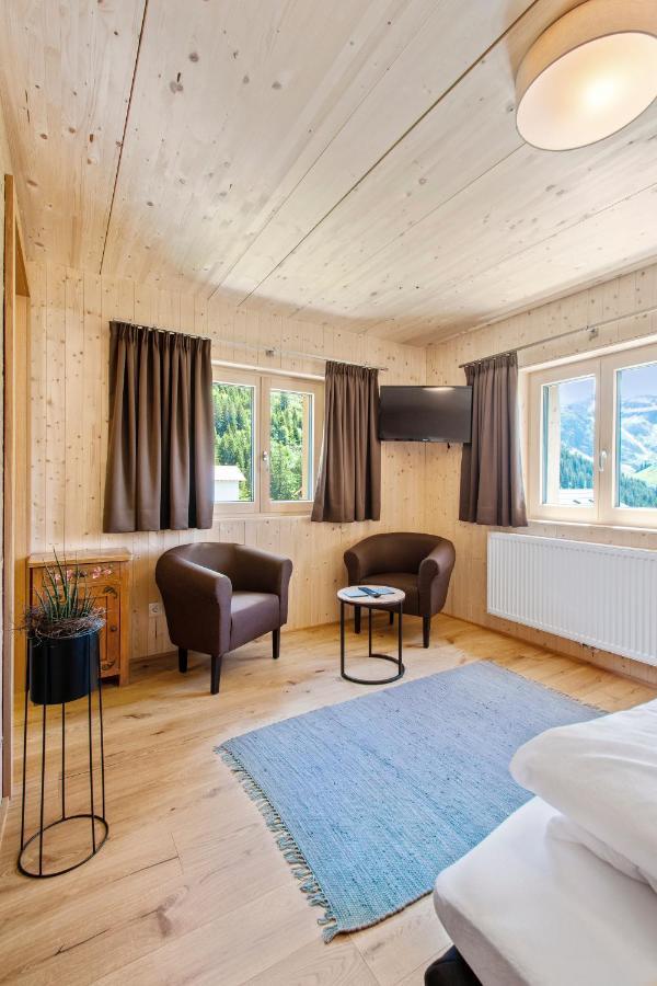 Schröcken Haus Berghof Bed & Breakfast エクステリア 写真